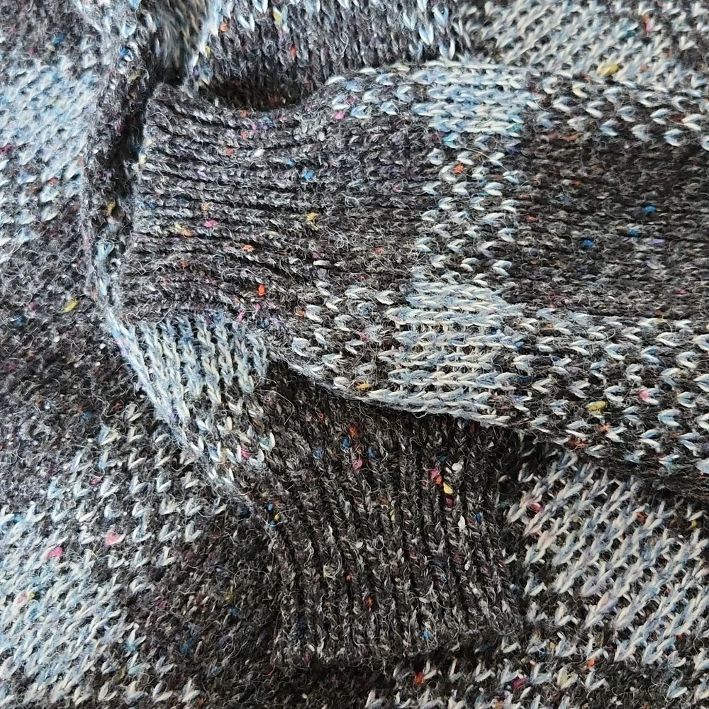 Plaid Crewneck Wool Blend Sweater Vintage Peter England - Picture 12 of 15